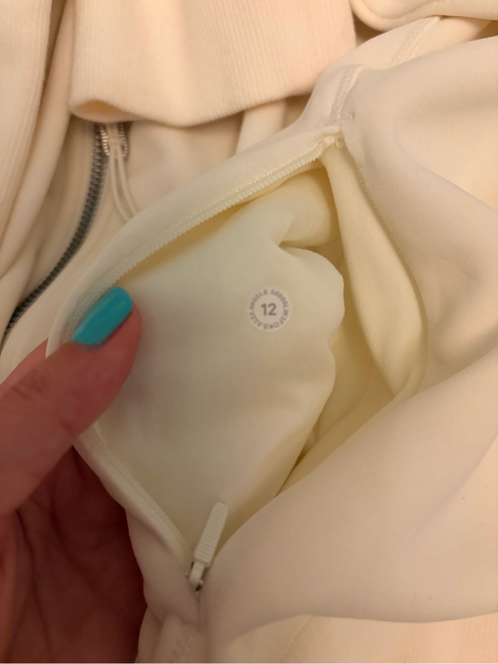 NWOT Lululemon softstreme sweatshirt - Picture 3 of 4